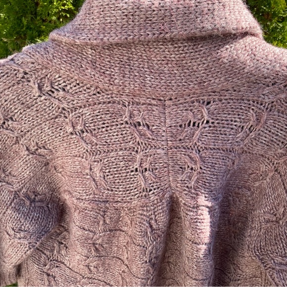 Like new Ann Taylor loft short sleeve cardigan, sweater- lavender color - LG - Picture 3 of 5